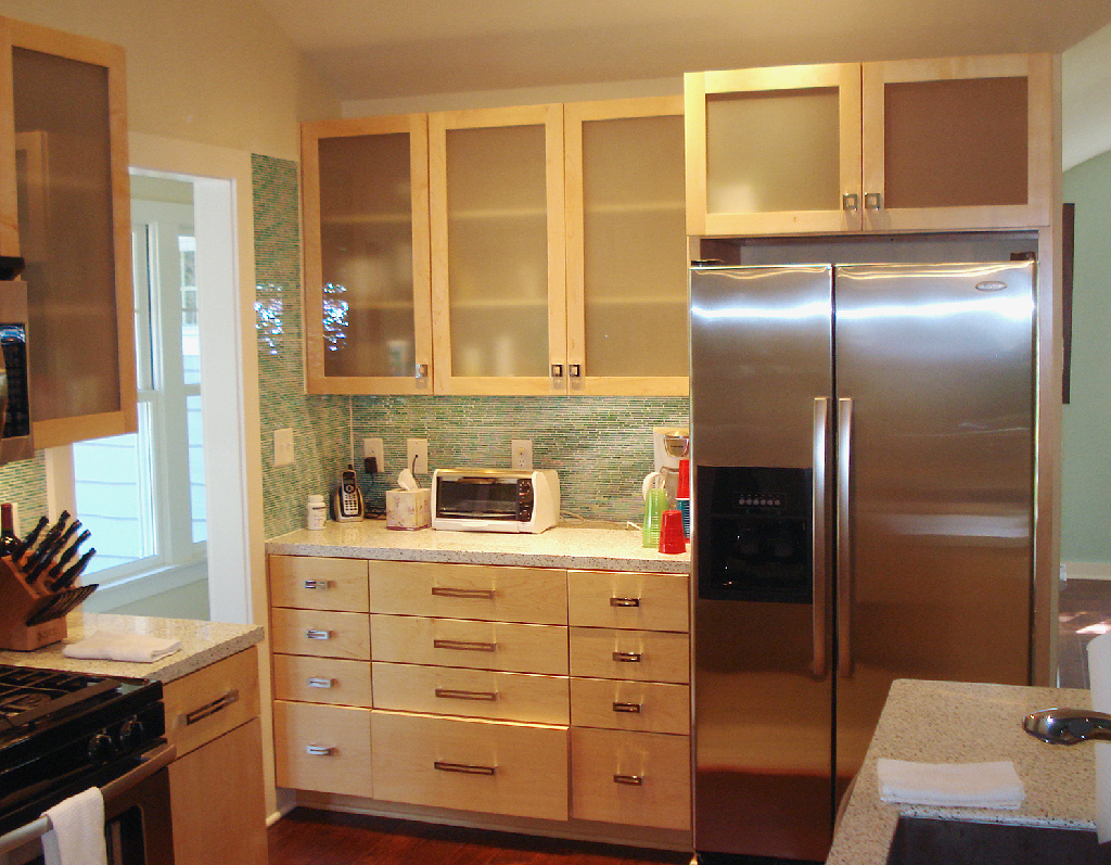 SKB Modern Honey Kitchen